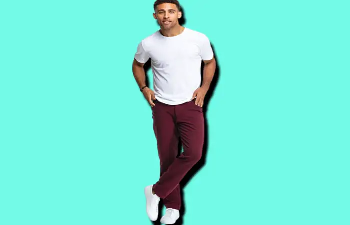 Maroon Pants With White Crew Neck T-shirt , what to wear with maroon pants guys