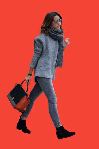 Grey Knit Oversized Sweater With Skinny Jeans And Chelsea Boots