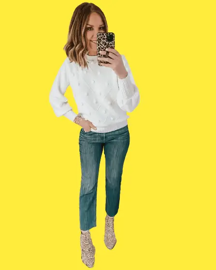 Sweatshirt With Ankle Boots And Straight-leg Jeans
