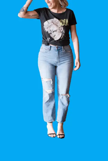Graphic Tee With Mom Jeans