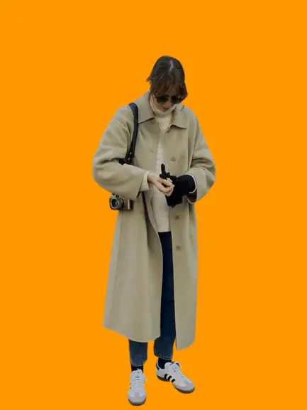 Oversized Trench Coat With Mom Jeans