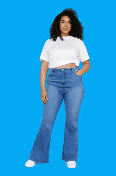T-shirt with Bell Bottom Jeans for plus size women, outfit ideas with bell bottom jeans for plus size women