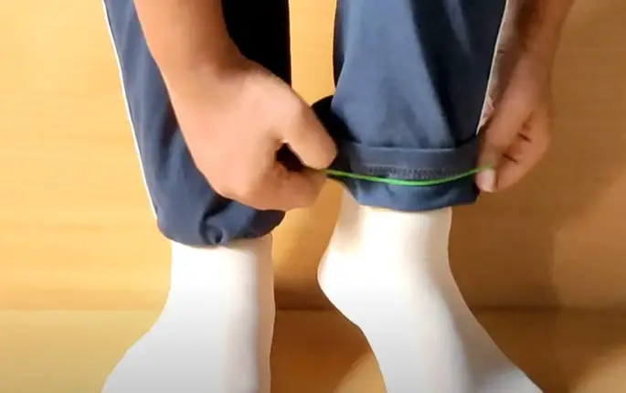 How To Make Jeans Tighter At The Ankle With Rubber Band