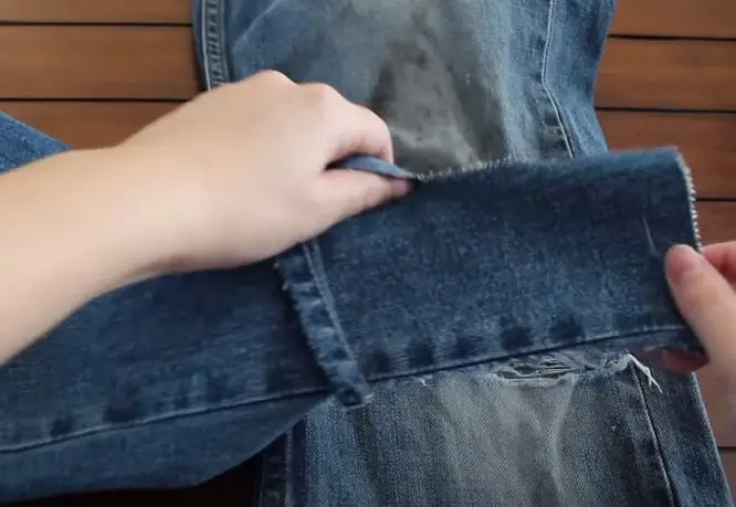 How To Fix Ripped Jeans Knee? A Step-by-Step Guide