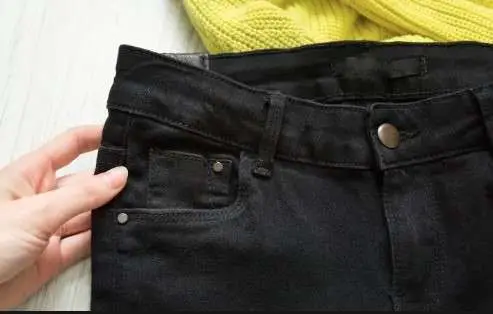 How to Wash Black Jeans by Hand