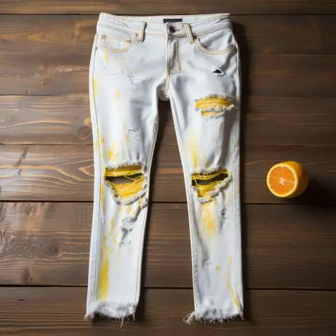 How to Get Beverage Stains Out of White Jeans 