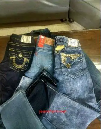 Robin Jeans Features
